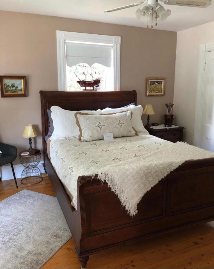 Toba'S Bed & Breakfast 卢嫩堡 外观 照片